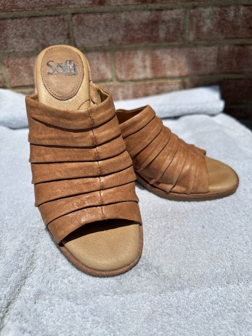 Sofft Women Feather Sandal